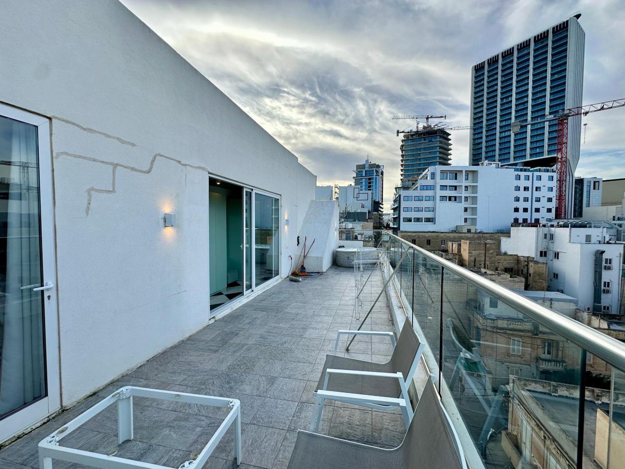 Paceville Sea View Penthouse With Jacuzzi! Saint Julian's 외부 사진